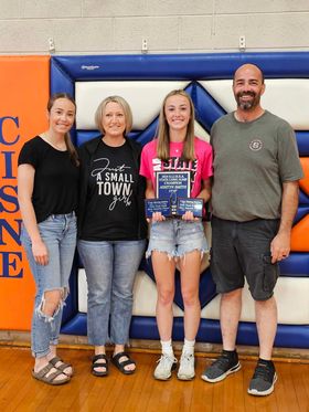 Cisne Middle School Track Student Celebrated for Winning SIJHSAA State